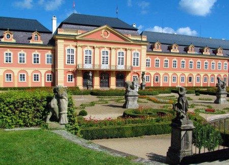Zámek-Dobříš